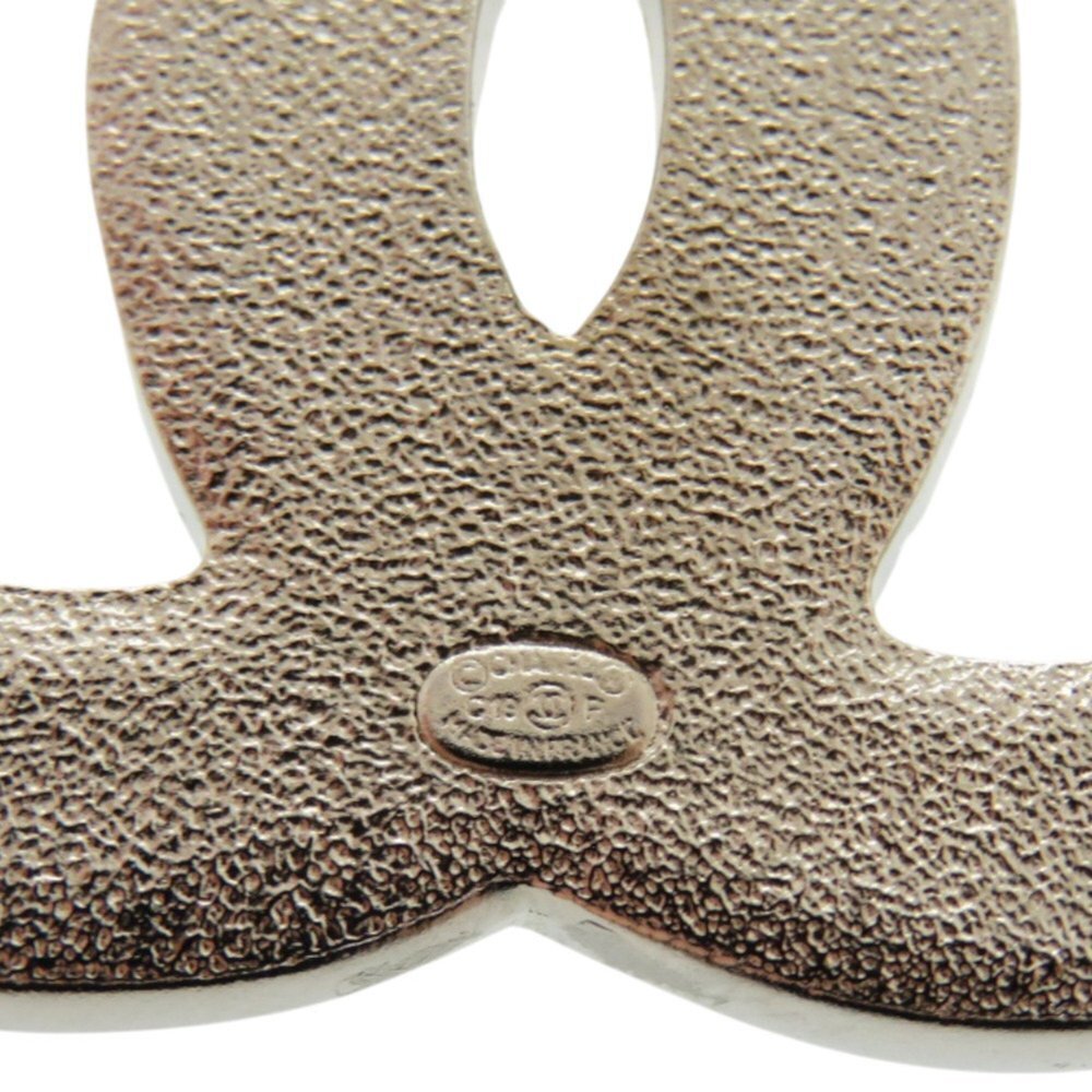 CHANEL White Logo Brooch - Picture 6 of 6